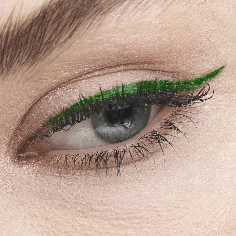 خط چشم ماژیکی سبز دوان