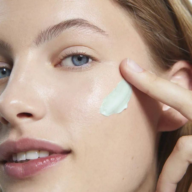 بافت کرم آبرسان آناناس و آلوئهورا لاونیچر با جذب سریع و بدون چربی