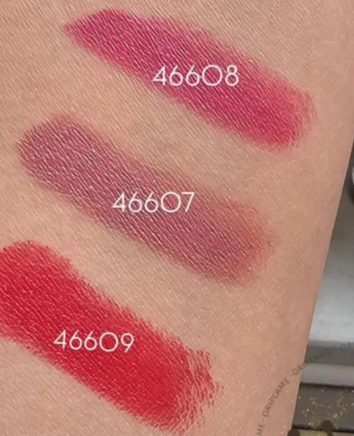 تست رژلب گلیتری دوان