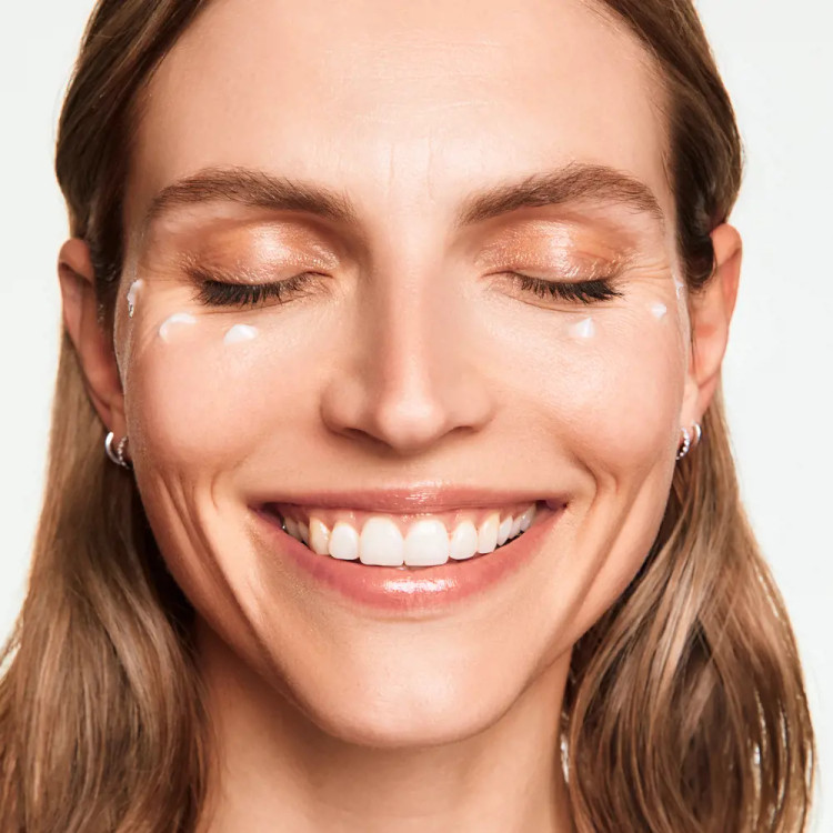 کرم دور چشم لیفت نوایج پلاس